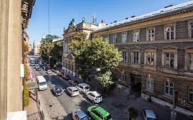 Alfa Apartments 3-кімнатна LUX-квартира у центрі Львова